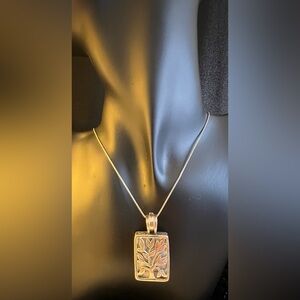 Silpada Tree of Life Interchangeable Pendant w/3 Inserts & Sterling Chain.